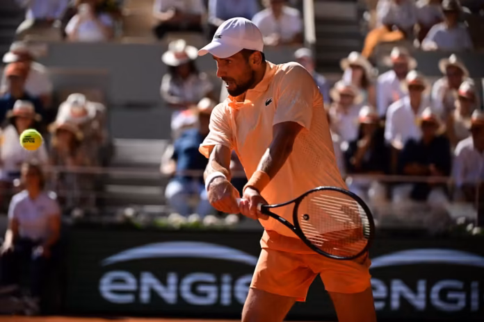 ahcz7bK9tuLqEMhr_NovakDjokovicDeuxièmetourRoland-Garros2026JB1_3807